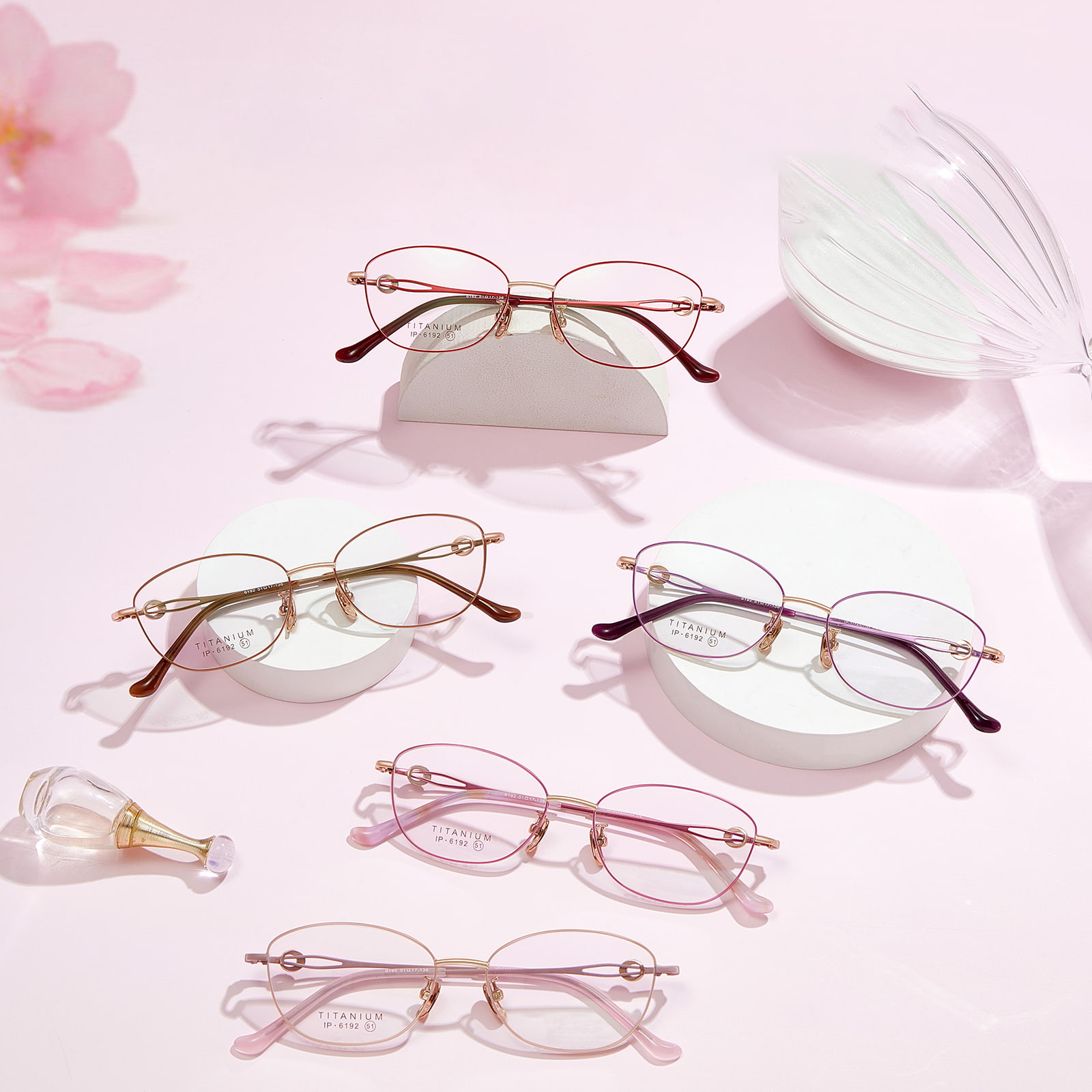 6192 Lille stel, ikke-deformeret, fine diamant-ren titanbrille