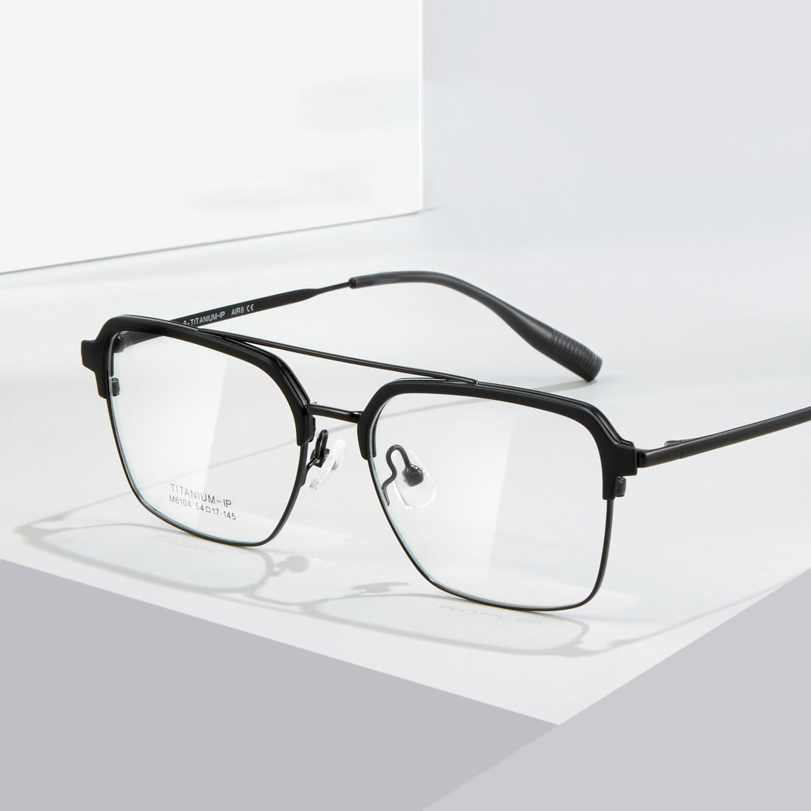 M6104 dobbeltstrålende ikke-fading blanke β titanbrille