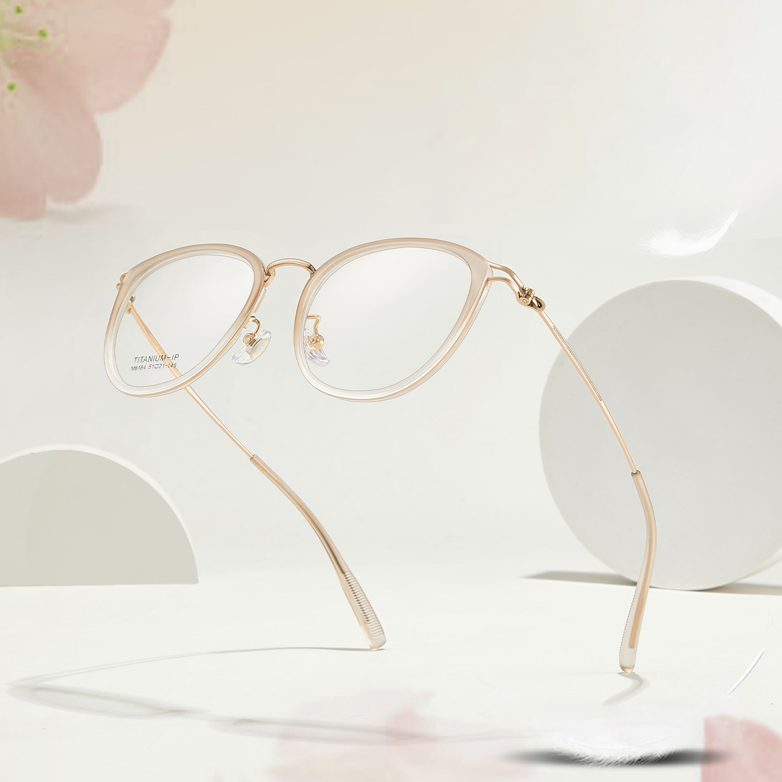 M6184 kunstnerisk guldlim hule β titanbrille