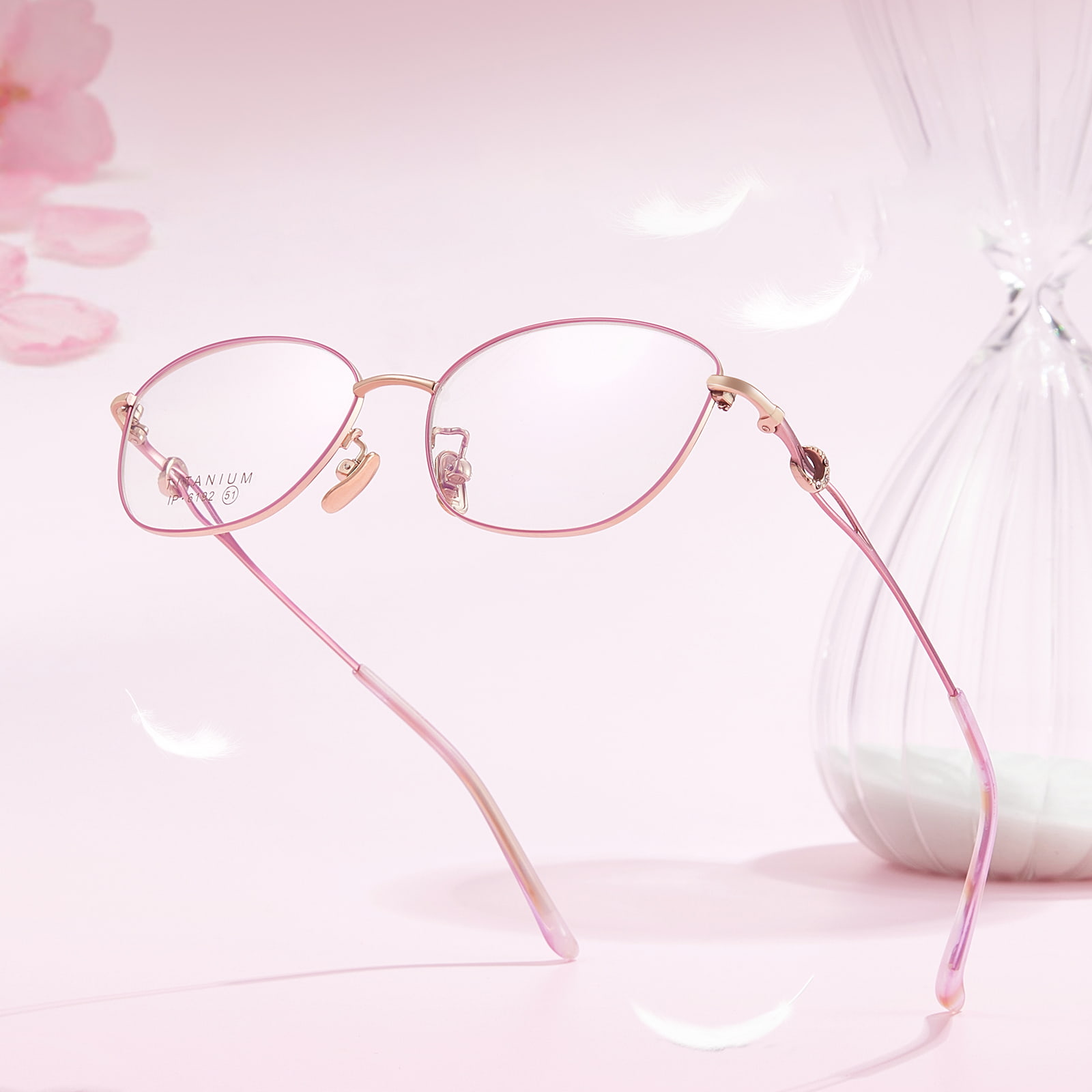 6192 Lille stel, ikke-deformeret, fine diamant-ren titanbrille