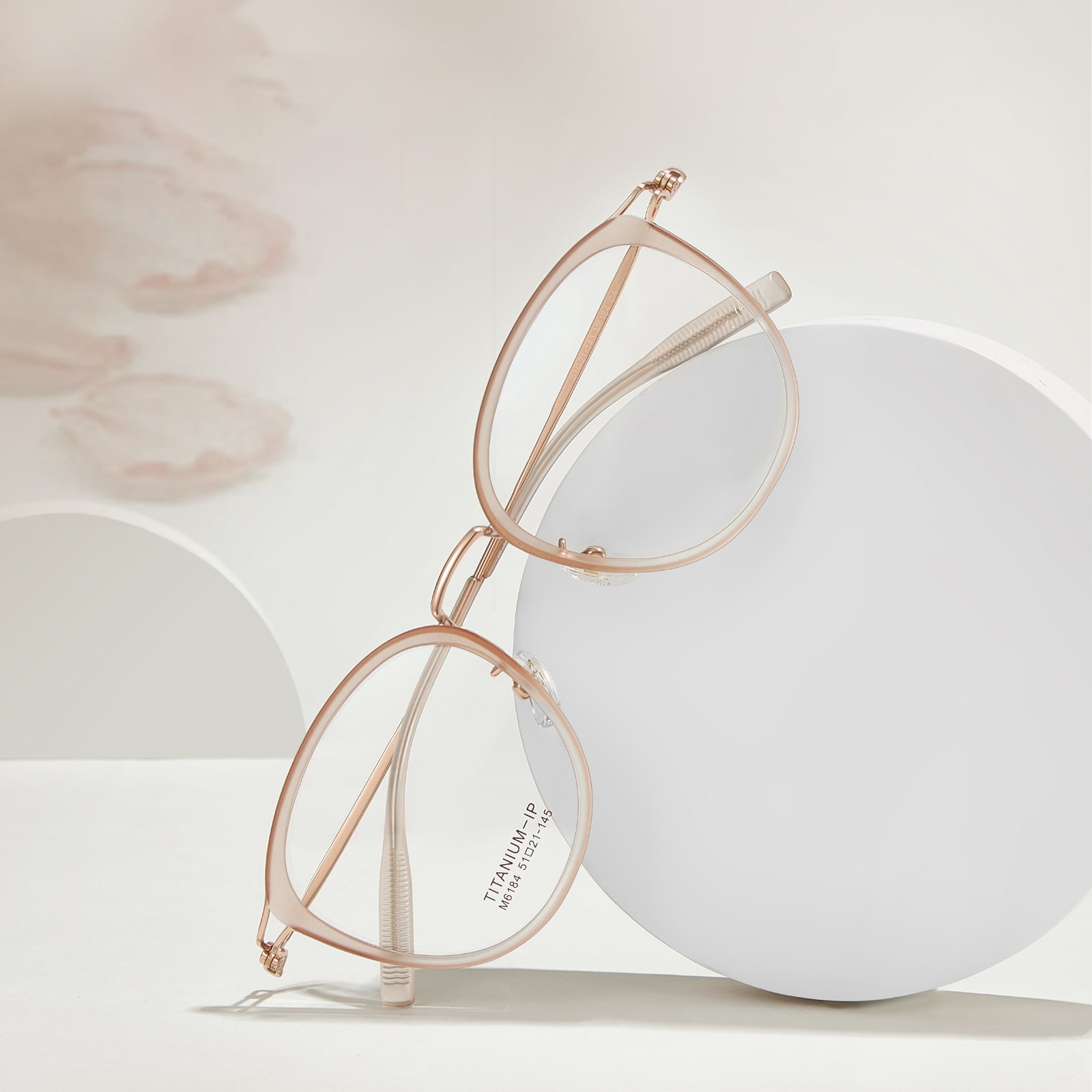 M6184 kunstnerisk guldlim hule β titanbrille
